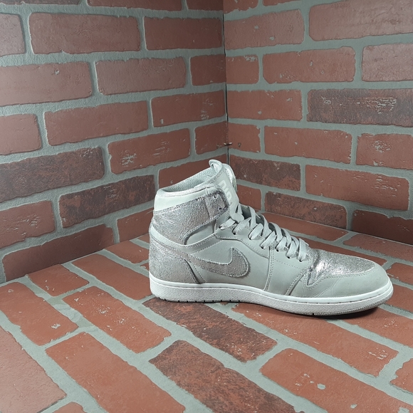 25th ANNIVERSARY JORDAN 1 SILVER - Picture 13 of 14